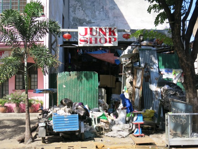 2_Junk Shop